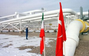 هشدار ترکیه نسبت به کسری گاز صنایع در پی قطع تحویل گاز ایران / آنکارا: تهران از کاهش ۷۰ درصدی صادرات گاز خود به دلیل «نقص فنی» خبر داده بود، اما صادرات را برای ۱۰ روز به طور کامل متوقف کرده