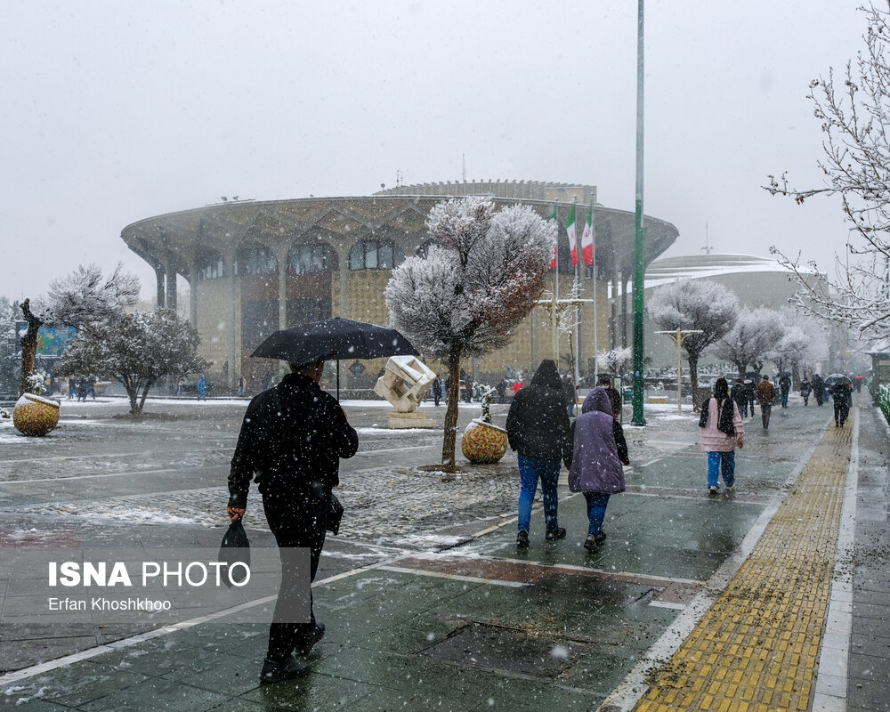 برف و باران در راه تهران