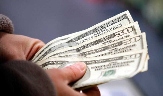 حرکت بازار برخلاف رفتار مجلس و دولت؛ دلار ۵۶ هزار تومان شد!