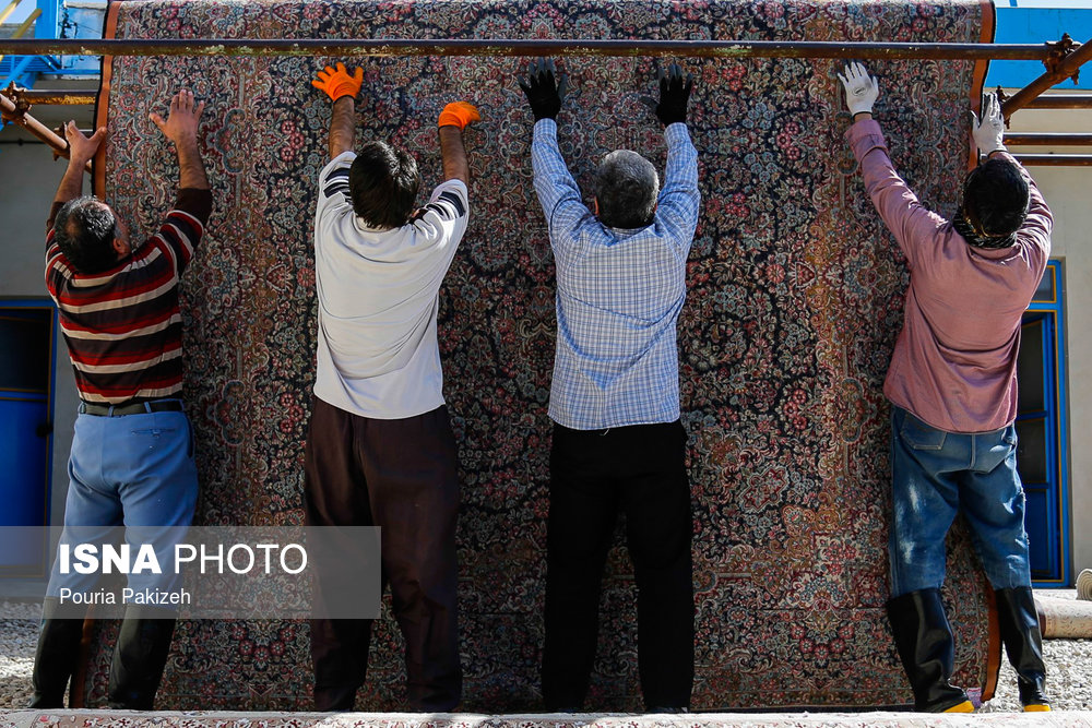 شستن فرش‌ها و مبل‌ها برای خانه‌تکانی امسال چقدر تمام می‌شود؟