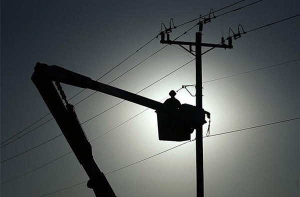 قطعی مکرر برق در بلوار فردوس تهران
