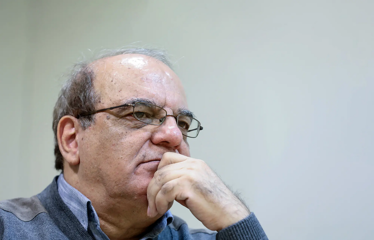 دور این مجلس و دولت را خط بکشید