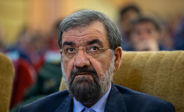 محسن رضایی: آمریکا و انگلیس حماقت بزرگی کردند؛ آتش جنگ را در منطقه گسترش خواهند داد / دولت‌های عربی فریب جدید واشنگتن را نخورند