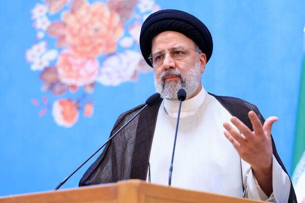 رئیسی: در کشور شاهد رشد اقتصادی و رشد تولید هستیم، رشد نقدینگی کنترل شده و‌تورم کاهش یافته است / نشاط سیاسی لازم است، اما نزاع سیاسی هرگز. نزاع، تخریب، اتهام شایسته نظام اسلامی نیست / مطلقا دچار حاشیه‌سازی نشوید