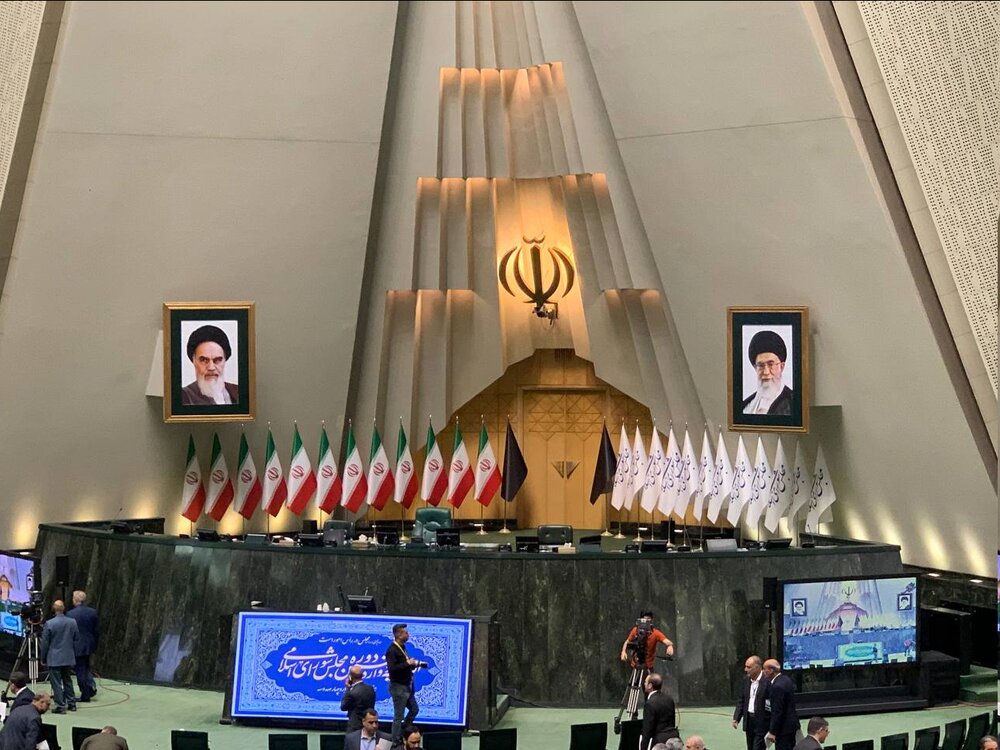 آغاز مراسم افتتاحیه مجلس دوازدهم + اسامی مهمانان