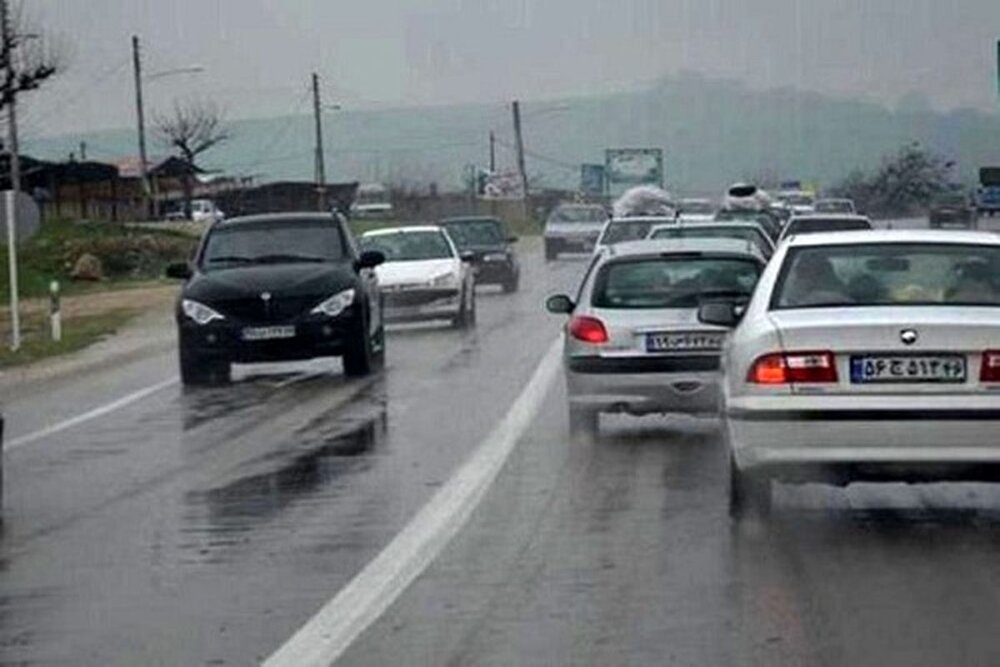 بارش برف و باران در برخی جاده‌ها/ مسافران تجهیزات زمستانی داشته باشند