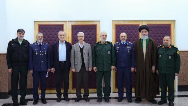 دیدار رئیس‌جمهور با فرماندهان یروهای مسلح