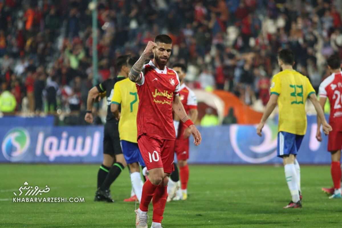 پیغام مهم اسماعیل کارتال به هافبک پرسپولیس؛ تمدید کن!