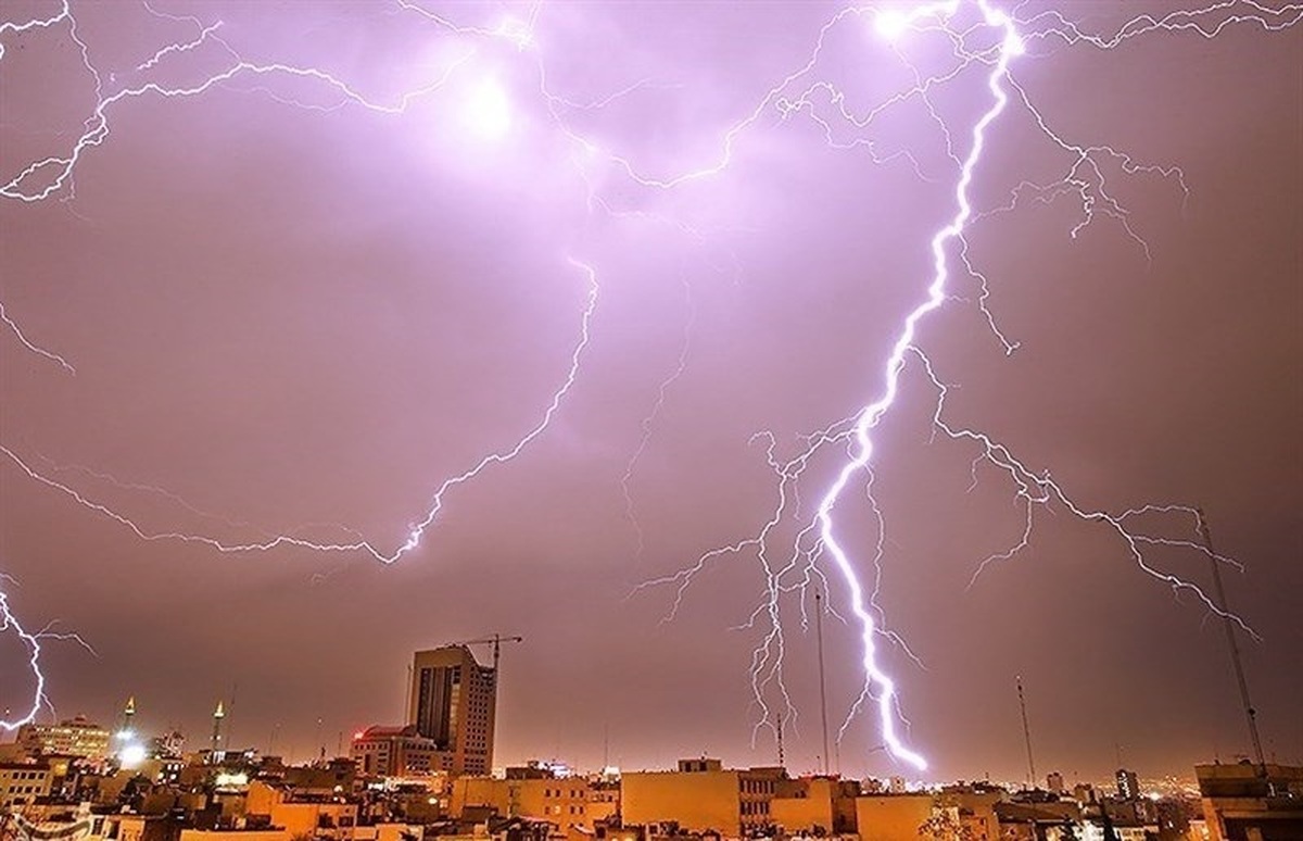 هواشناسی ۱۴۰۴/۳/۱۶؛ رگبار باران و گرد و خاک در برخی استان ها