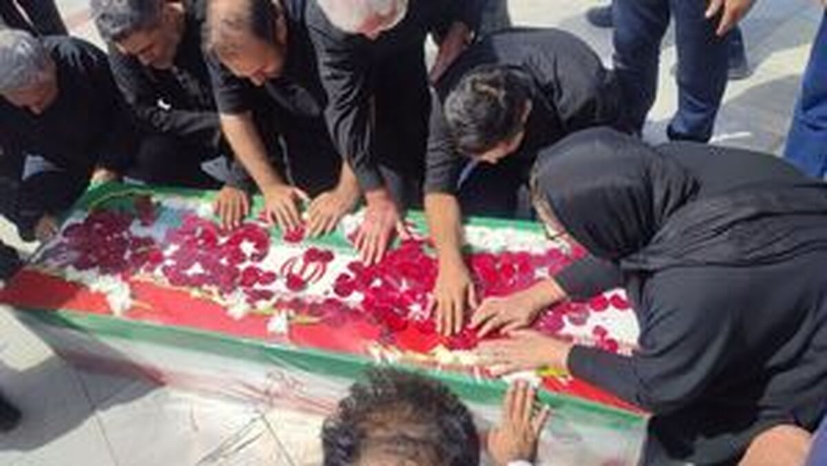 پیکر دکتر عبدالحمید مینوچهر به خاک سپرده شد