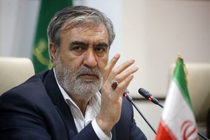 معنای مذاکره، گفتگو روی اصل صنعت هسته‌ای و موضوع حق غنی‌سازی در کشور نیست و نخواهد بود/ آمریکایی‌ها اصرار بی مورد روی اصل غنی سازی نداشته باشند