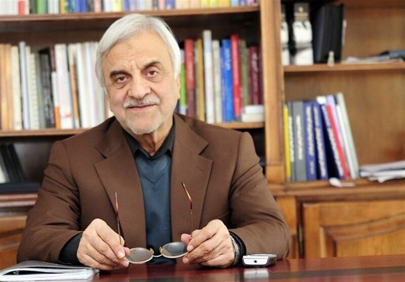 هاشمی طبا: مملکت با سیاست "من بمیرم تو بمیری" اداره میشود/وفاق هم همان "من بمیرم تو بمیری" است/اگر از برنامههای توسعه فیلم طنز بسازند اسکار می گیرد!