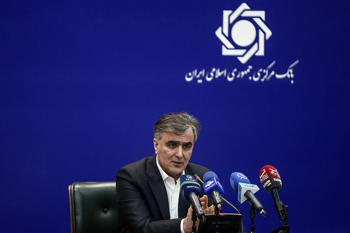 دستور مهم رییس‌کل بانک مرکزی درباره تامین ارز واردات کالاهای اساسی