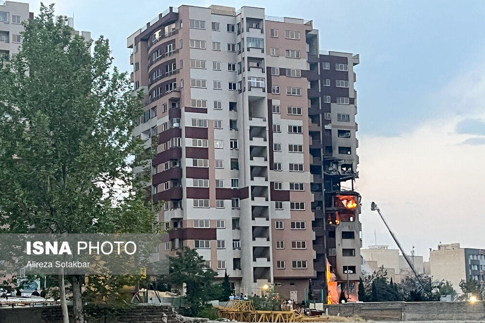گزارش‌های اولیه از حملات به تهران /چند ساختمان‌ مسکونی مورد هدف قرار گرفتند