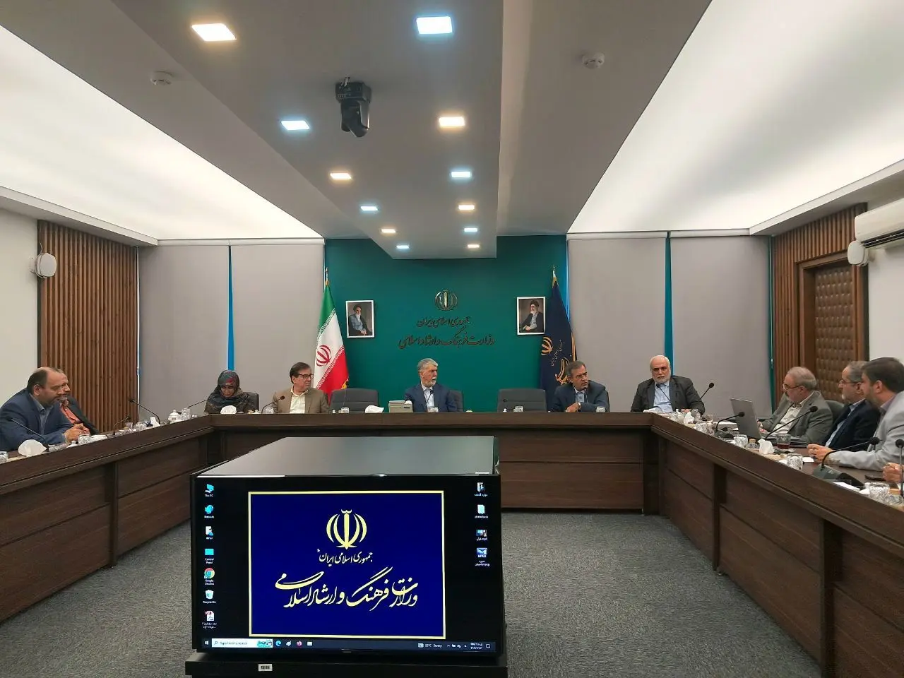 بررسی مسائل و چالش‌های هنرهای تجسمی در جلسه شورای هنر