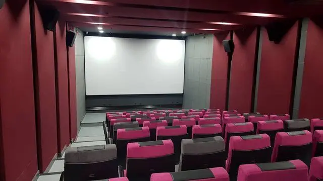 چراغ سینما در شهر ساحلی کنگان روشن می‌شود