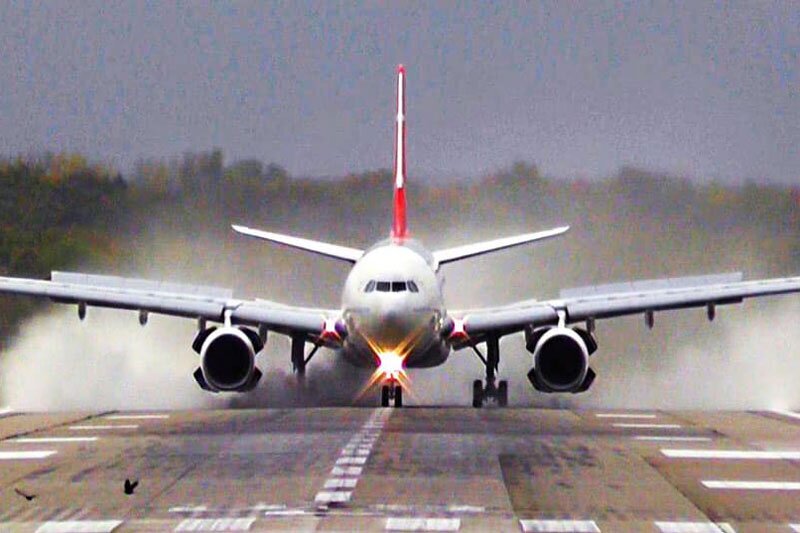 سخنگوی سازمان هواپیمایی کشوری: هیچ‌گونه محدودیت پروازی در مسیر تهران _ استانبول اعمال نشده / در حال حاضر تمامی پرواز‌های داخلی، بین‌المللی و همچنین پرواز‌های عبوری از آسمان ایران مطابق برنامه زمان‌بندی در حال انجام است