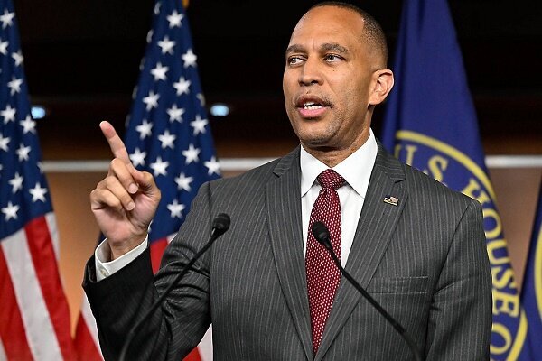 رهبر دموکرات‌های مجلس نمایندگان: ما از اعزام نیروهای آمریکایی به ایران حمایت نمی‌کنیم؛ نمی‌خواهیم وارد جنگی بی‌پایان شویم