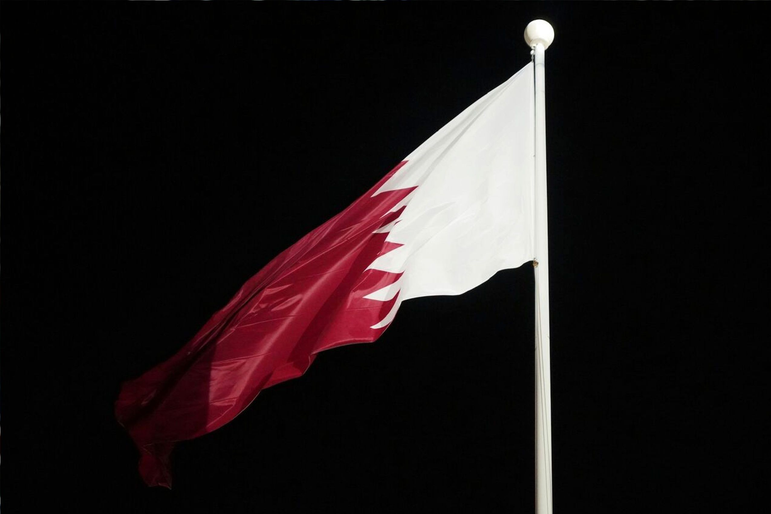 قطر: ارتباط با ایران برقرار است/ هدف قرار دادن تأسیسات انرژی، جهان را با بحران جدی روبه‌رو می کند