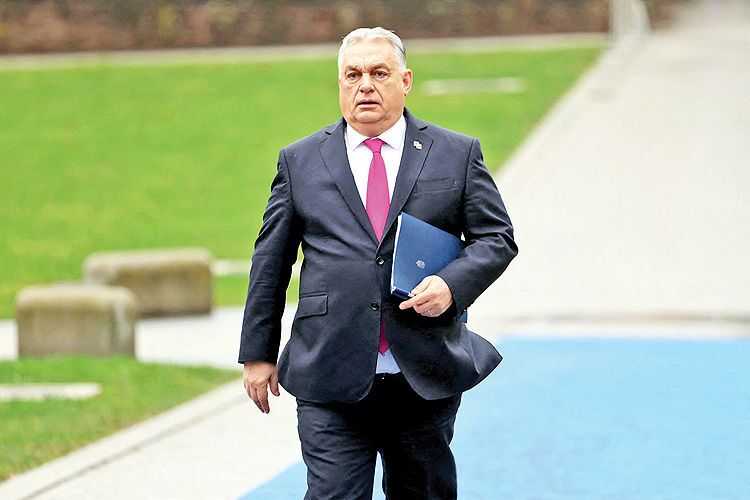 گاردین: پس از شکست انتخاباتی «ویکتور اوربان» در انتخابات مجارستان، متحدان حزب او در تلاش هستند تا ثروت خود را حفظ کنند/ جت‌های خصوصی حامل ثروت‌های وی که در طول ۱۶ سال قدرت او ساخته شده‌اند، از وین حرکت می‌کنند/ نخست‌وزیر آینده می‌گوید الیگارش‌های مرتبط با «فیدس» میلیاردها دلار را به مکان‌هایی مانند امارات و آمریکا منتقل می‌کنند تا از پاسخگویی فرار کنند