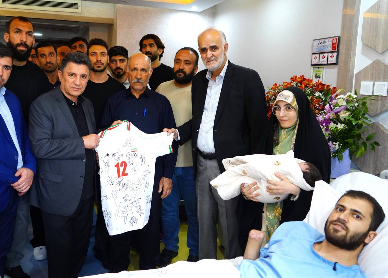 قلعه نویی: &laquo;خاک وطن&raquo; یکی از دو ناموس اصلی یک کشور است/ پیراهن تیم ملی، هدیه ملی&zwnj;پوشان به جانباز جنگ