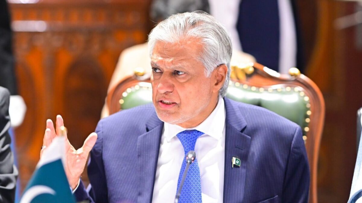 وزیر خارجه پاکستان: از سنگاپور می‌خواهیم بازگشت ایمن ملوانان ایرانی و پاکستانی را تسهیل کند / با آقای عراقچی نیز صحبت کردم و ما همچنان در این زمینه هماهنگی نزدیکی داریم / آماده ایم تا بازگشت ایمن اتباع ایرانی به کشورشان از طریق پاکستان را تسهیل کنیم