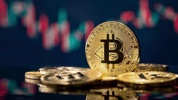 تتر کریدور ۱۸۰ هزار تومان را از دست داد /بیت‌کوین در مسیر صعود تا پشت مرز ۸۳ هزار دلار