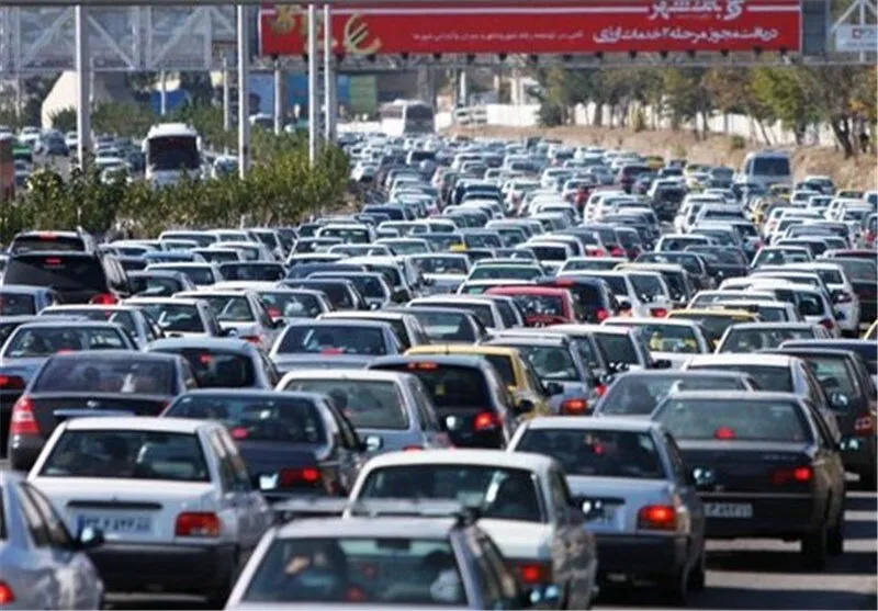 آزادراه تهران–قم پرترددترین محور کشور شد / ممنوعیت تردد ناوگان سنگین در مبادی ورودی استان قم