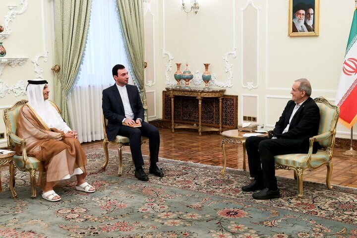 پزشکیان در دیدار با نخست وزیر قطر: ایران به دنبال جنگ نیست؛ اجرای تفاهم‌نامه‌ها از مسیر گفت‌وگو ممکن است