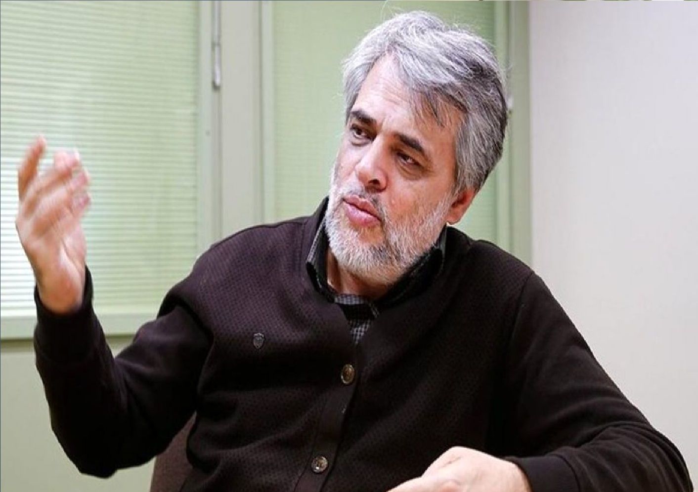 واکنش محمد مهاجری به اظهارات جنجالی باقر خرازی/ لباس دین را از تن بیرون کنید، هرچه می‌خواهید فحش بدهید