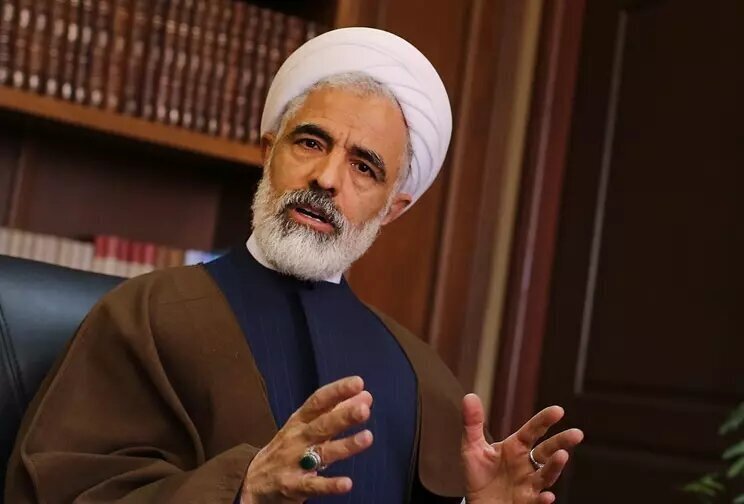 حمله کیهان به معاون پزشکیان: قانون حجاب قابلیت اجرا ندارد یا اراده ای برای  اجرا ندارید؟