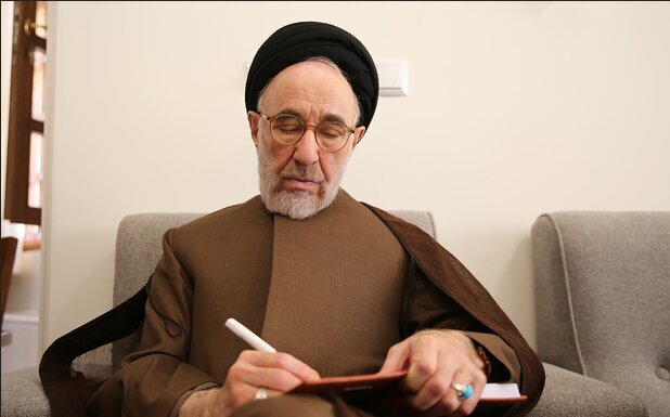سیدمحمد خاتمی از «معیشت مردم»، «جنگ تمدن‌ها» و «کودکان میناب» نوشت/  باید در پی چاره و تدبیر برای دور کردن سایه جنگ و تجاوز از کشور بود + متن بیانیه